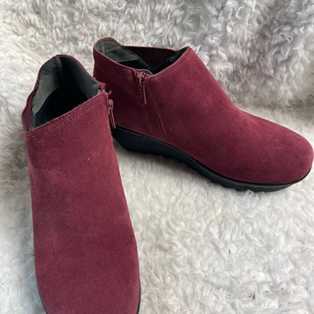 SKECHERS PARALLEL - DITTO LEATHER SUEDE BURGUNDY  WEDGE ANKLE BOOTS SZ10